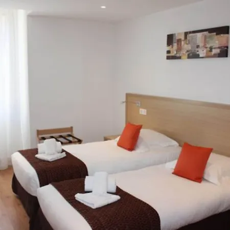 Holzer Ii Hotel