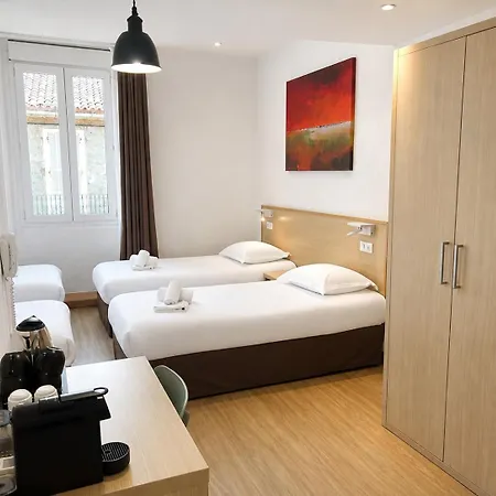 Holzer Ii Hotel
