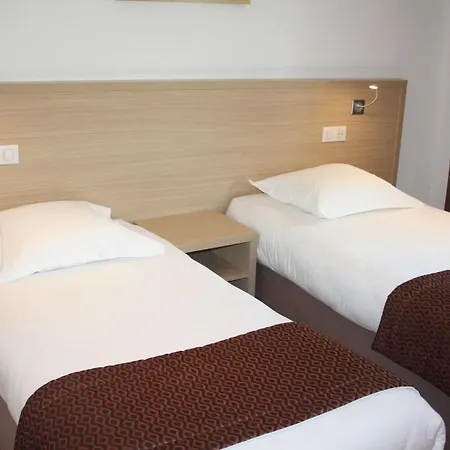 Holzer Ii Hotel